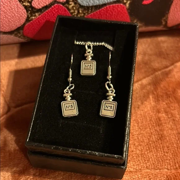 Customize Colorful Tote with Fashion Sunglasses & #5 Earring set - Picture 3 of 7